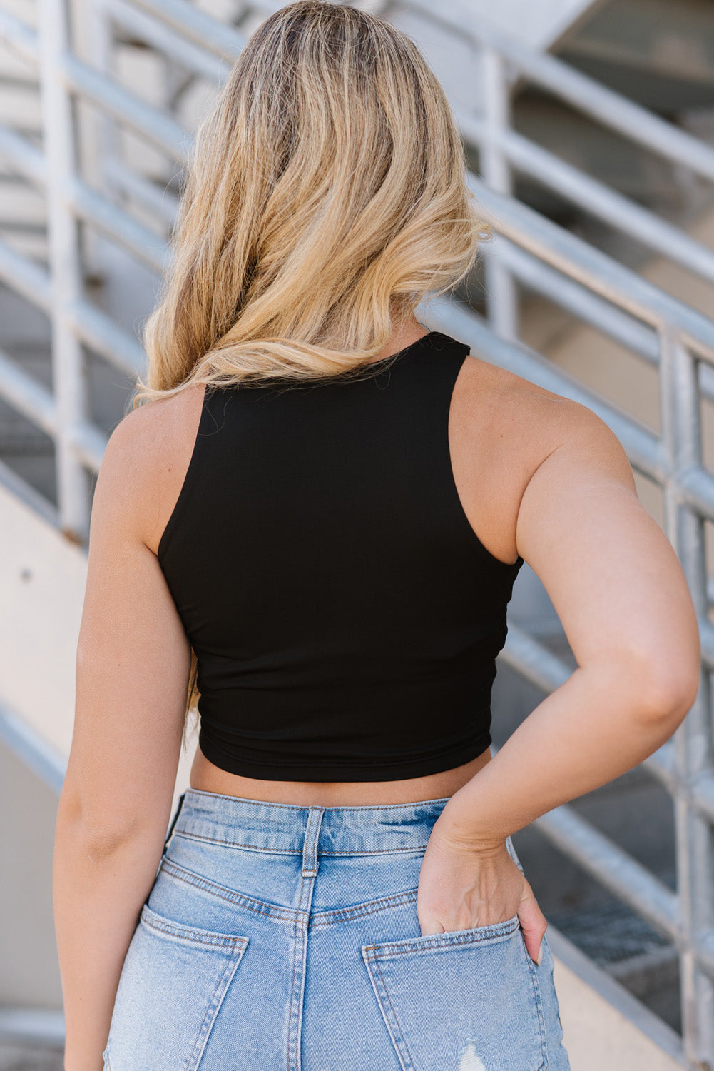 Cropped Round Neck Sleeveless Tank Top